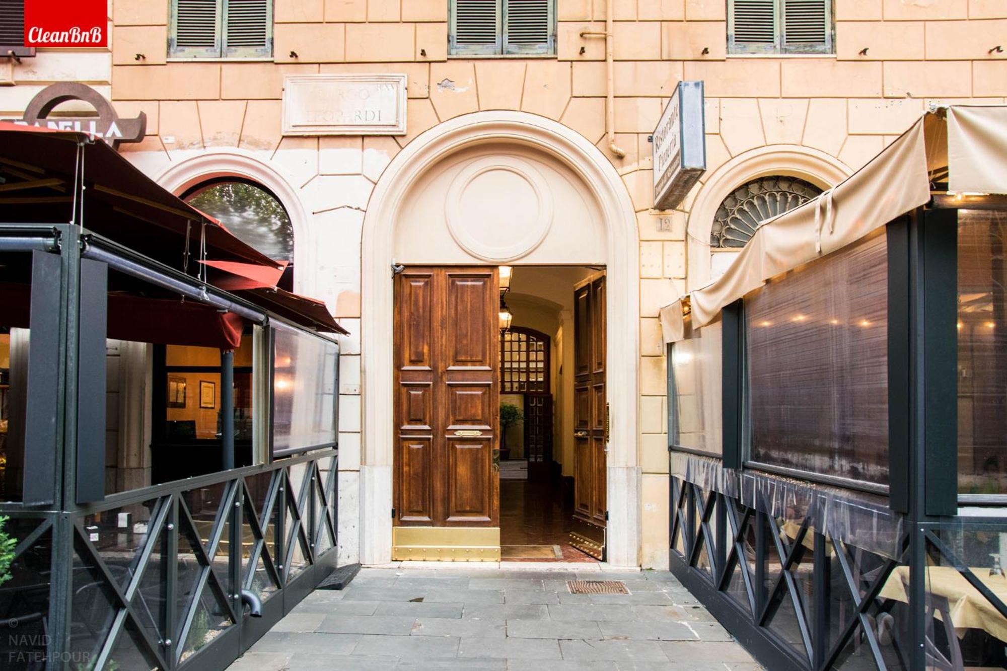 Largo Leopardi Modern Apartment ローマ エクステリア 写真